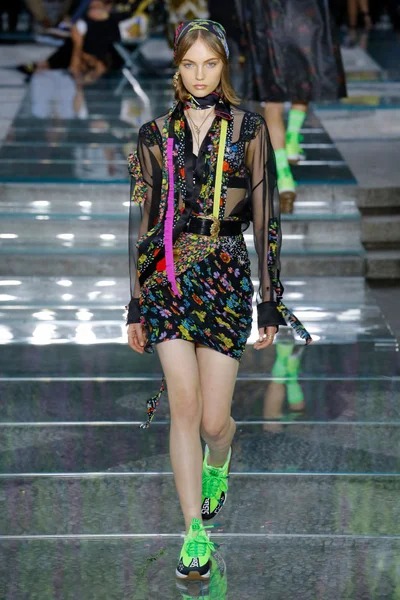 Look 26